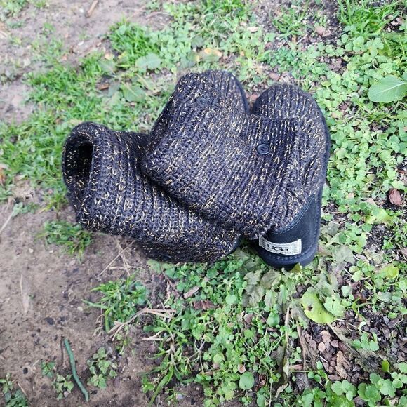 UGG CLASSIC - Womens Boots - SIZE 6 - Picture 4 of 8